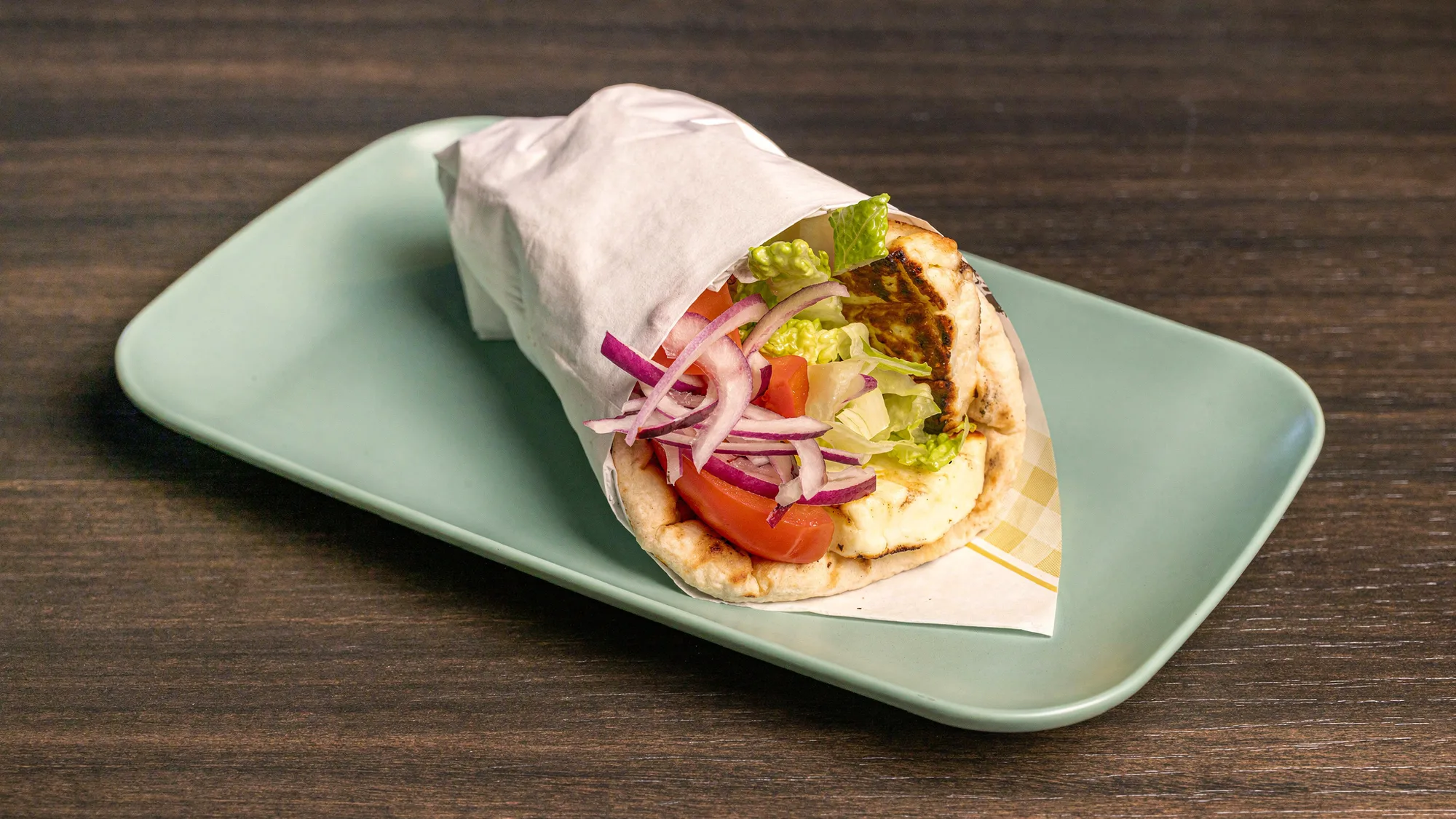 Halloumi wrap with tomato, onion and lettuce